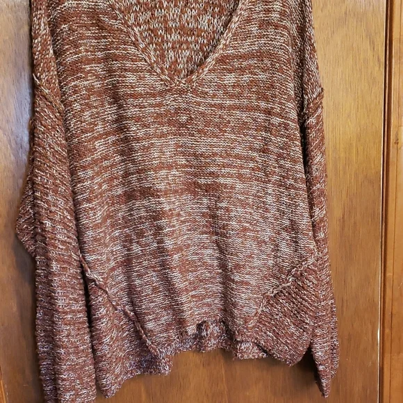 Universal Thread Marled Rust-Brown V-Neck Sweater - Picture 4 of 9